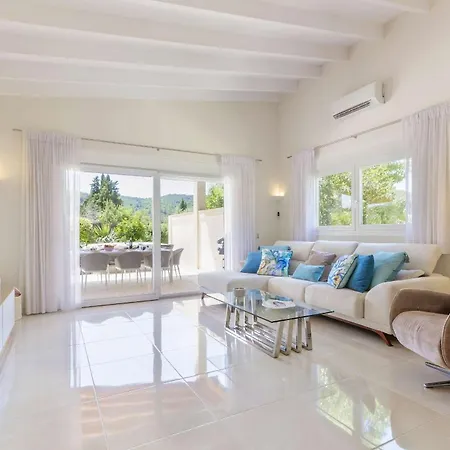Allegra Villa Crestatx